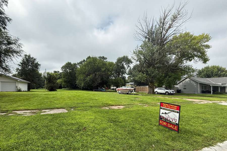 747 R Street, Loup City, NE 68853